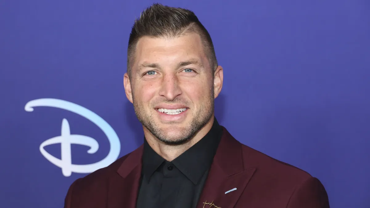 is tim tebow gay