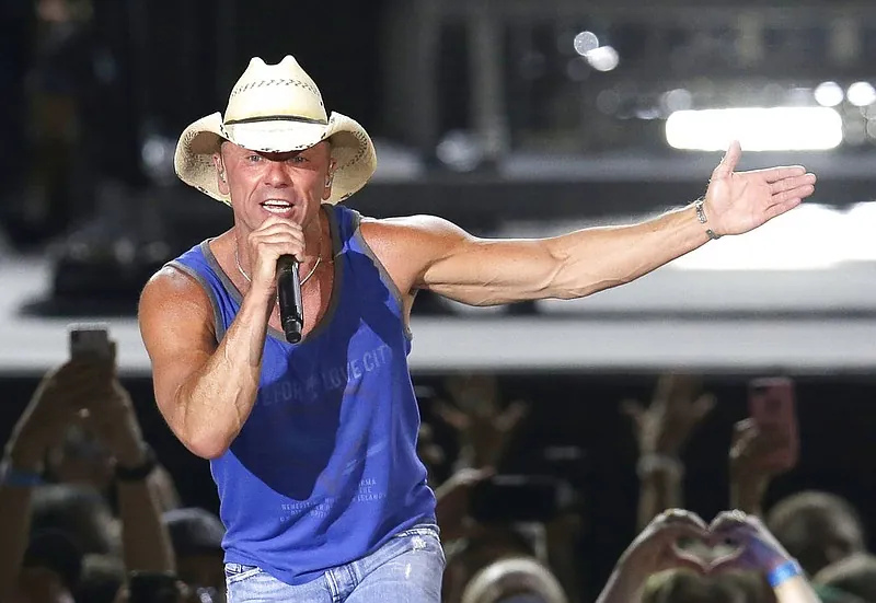 Is Kenny Chesney gay