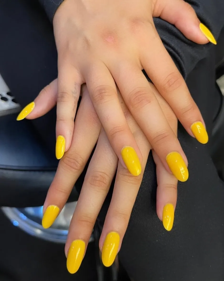 Sunny nails of Camila Cabello